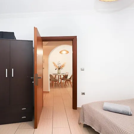 Traveler 85m2 Private Parking Next To Center * Thessalonique