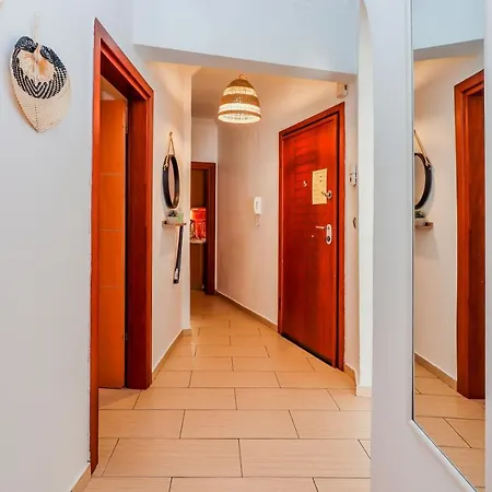 Traveler 85m2 Private Parking Next To Center Apartment