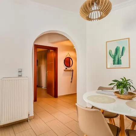 Traveler 85m2 Free Parking Next To Center Apartment Thessaloniki