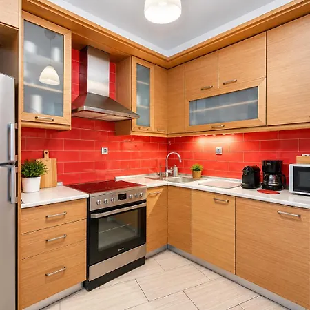 Traveler Home 85Sqm Солун