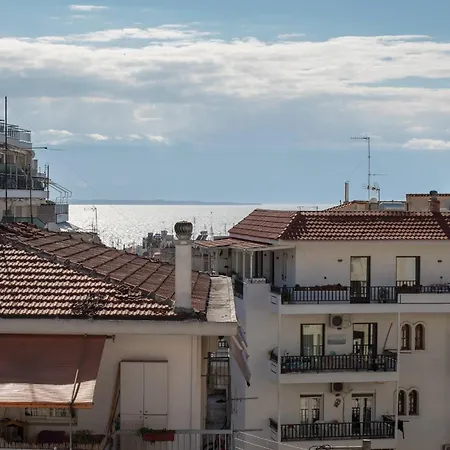 Traveler Large Free Private Parking * 塞萨洛尼基