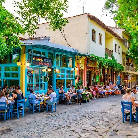 Traveler Large Free Private Parking * 塞萨洛尼基